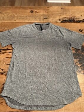 Men’s Lululemon Short Sleeve Dry Sense Shirt Size XL Gray Color